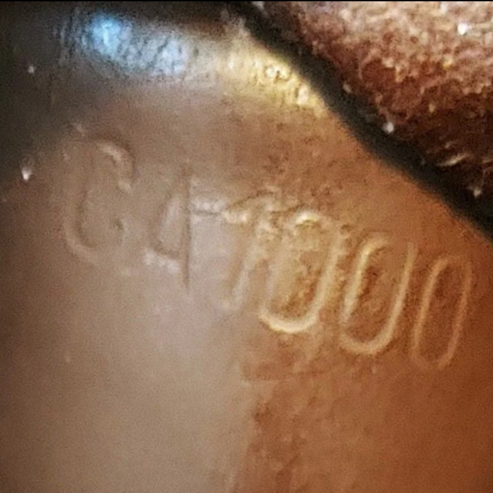 Authentic Louis Vuitton Epi Sarah Long Wallet - Picture 2 of 6